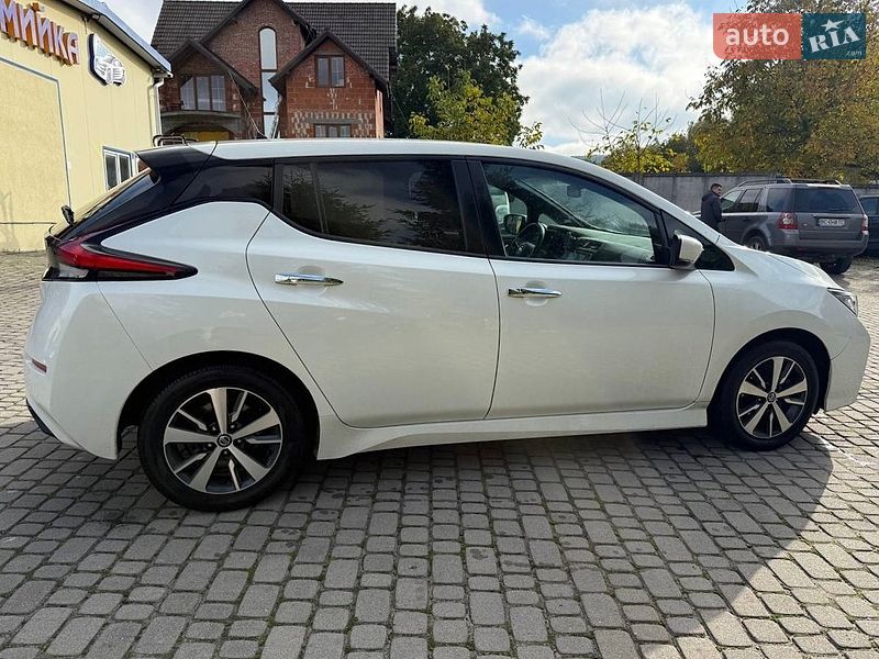 Хетчбек Nissan Leaf 2020 в Львові