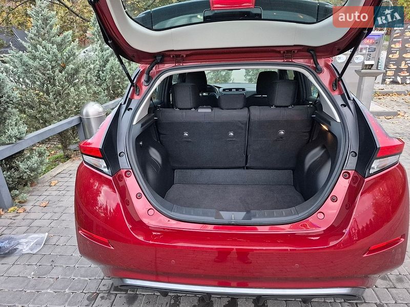 Хэтчбек Nissan Leaf 2024 в Днепре