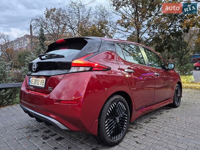 Хэтчбек Nissan Leaf 2024 в Днепре