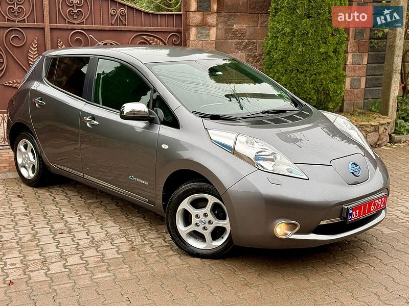 Хетчбек Nissan Leaf 2013 в Рівному