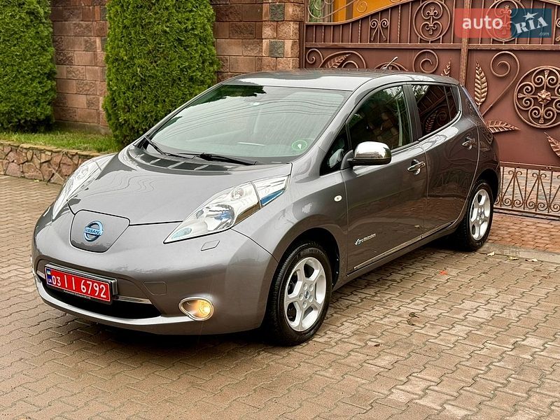 Хетчбек Nissan Leaf 2013 в Рівному
