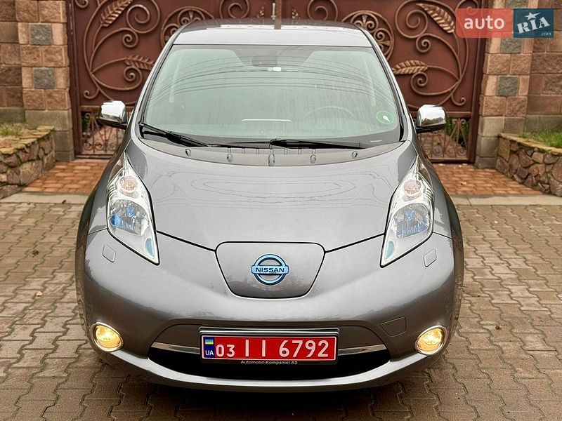 Хетчбек Nissan Leaf 2013 в Рівному
