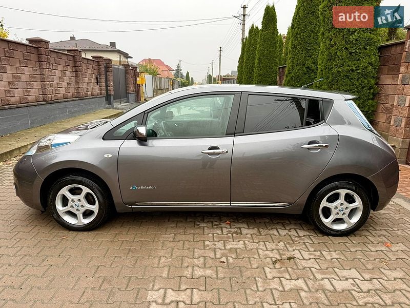 Хетчбек Nissan Leaf 2013 в Рівному