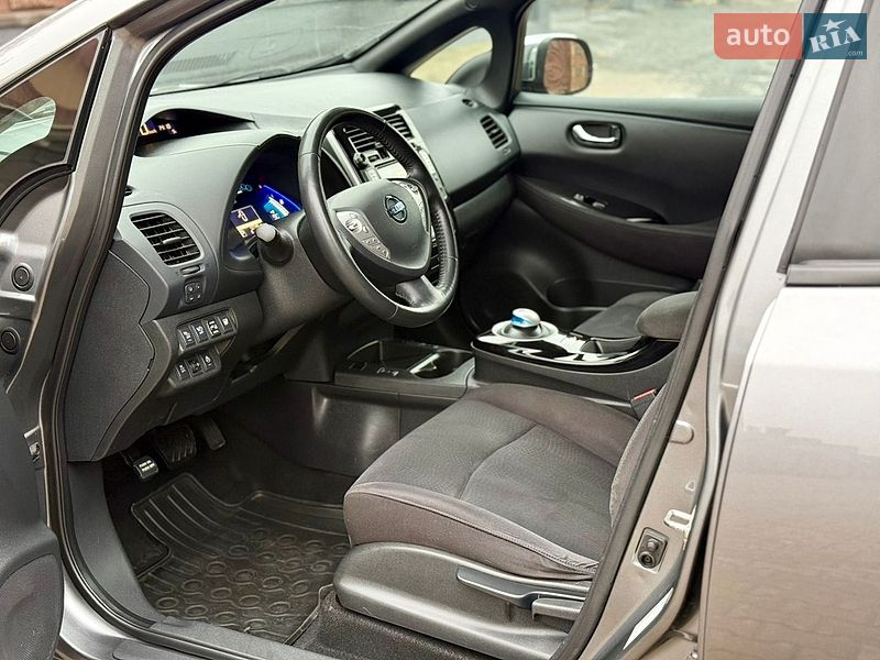 Хетчбек Nissan Leaf 2013 в Рівному