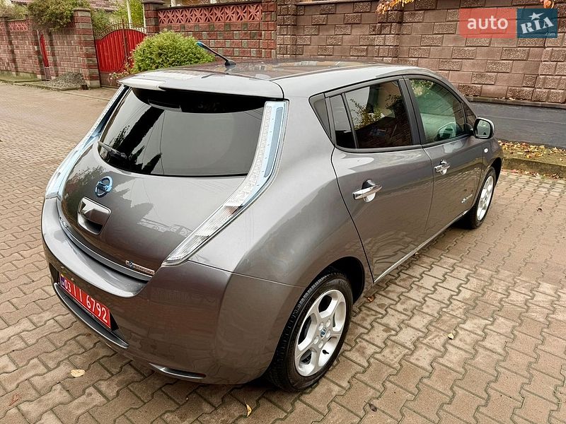 Хетчбек Nissan Leaf 2013 в Рівному