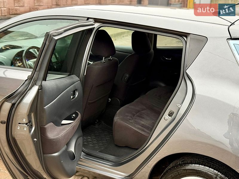 Хетчбек Nissan Leaf 2013 в Рівному