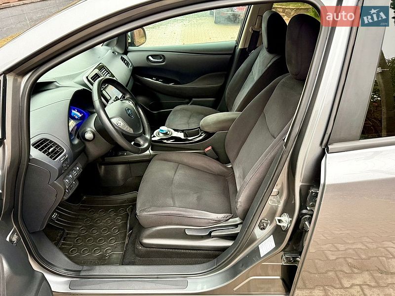 Хетчбек Nissan Leaf 2013 в Рівному