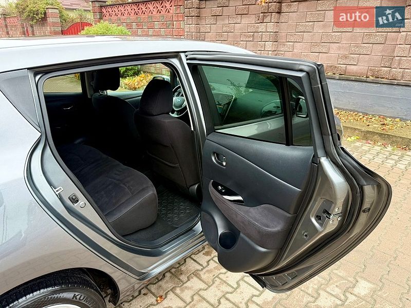 Хетчбек Nissan Leaf 2013 в Рівному