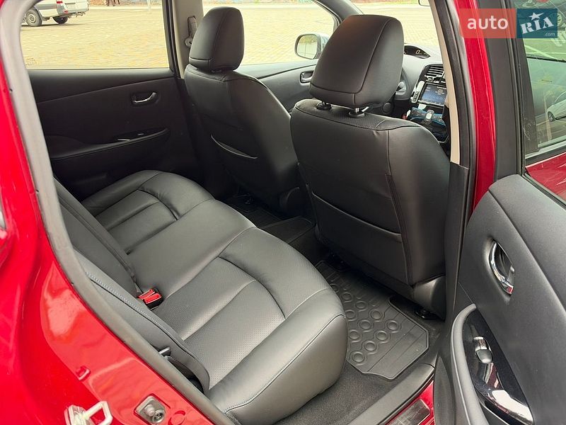 Хэтчбек Nissan Leaf 2016 в Луцке