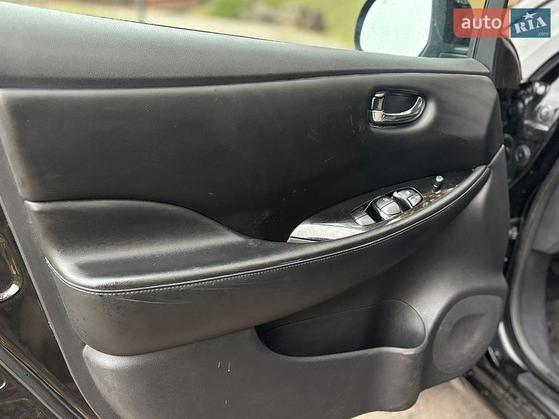 Хетчбек Nissan Leaf 2015 в Дрогобичі