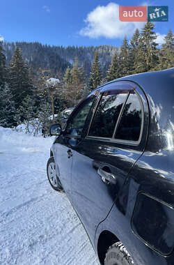 Хэтчбек Nissan March 2011 в 