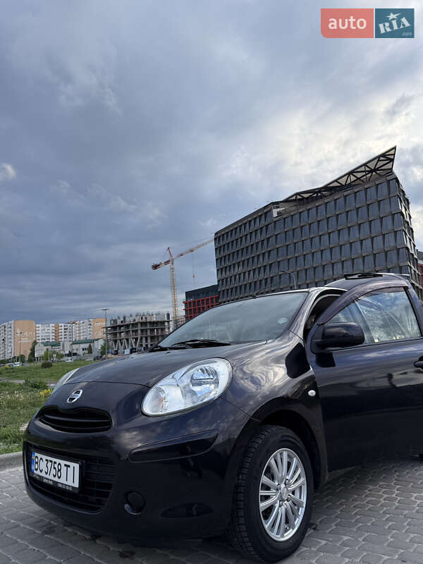 Хэтчбек Nissan March 2012 в Львове