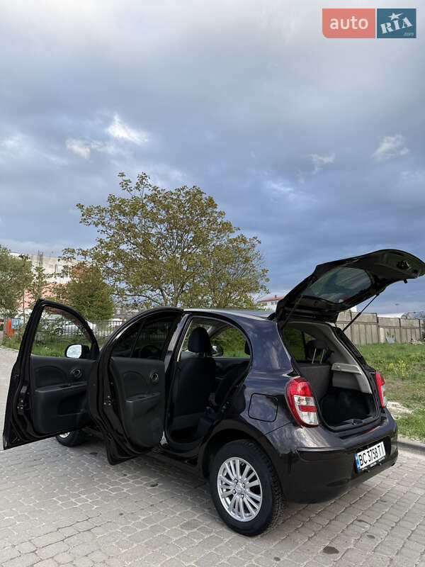 Хэтчбек Nissan March 2012 в Львове
