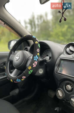 Хэтчбек Nissan March 2011 в 