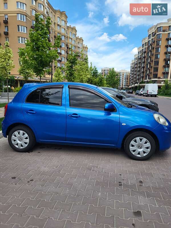 Nissan March 2012
