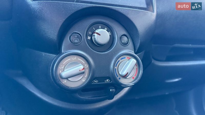 Хэтчбек Nissan March 2013 в Киеве