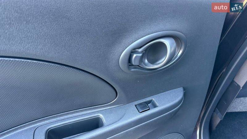 Хэтчбек Nissan March 2013 в Киеве