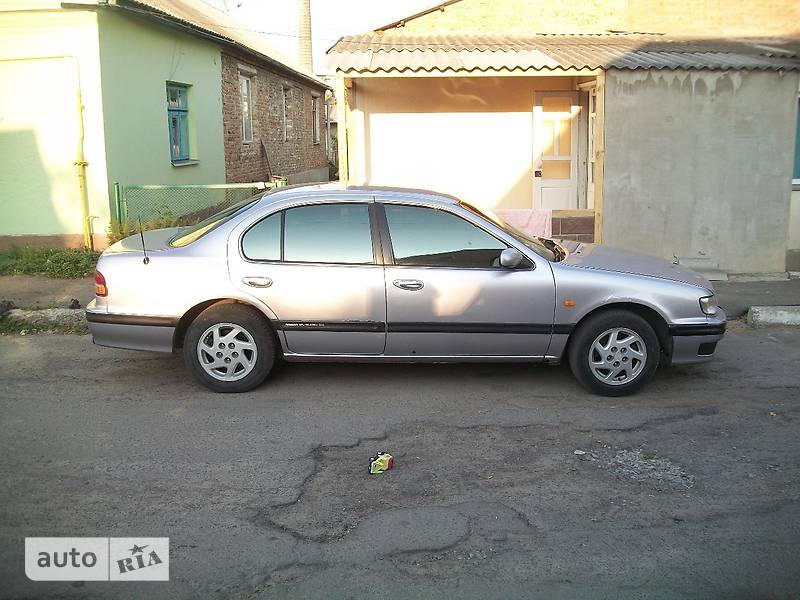 Седан Nissan Maxima 1997 в Рівному