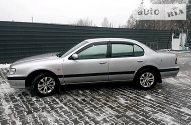 Седан Nissan Maxima 1995 в Сумах