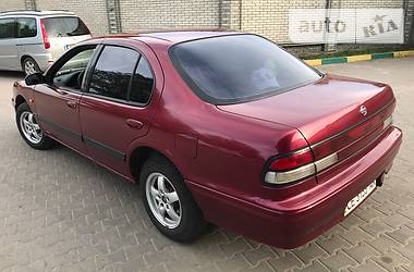 Седан Nissan Maxima 1996 в Чернівцях