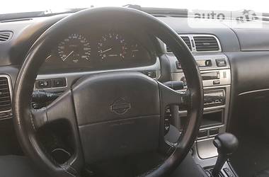 Седан Nissan Maxima 1996 в Киеве