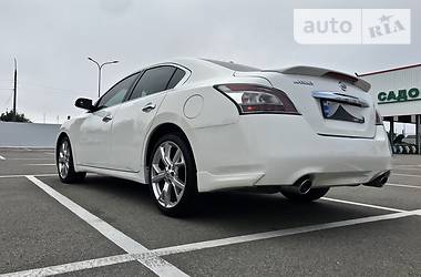 Седан Nissan Maxima 2012 в Херсоне