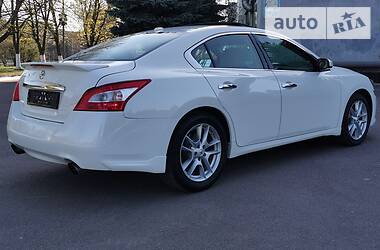 Седан Nissan Maxima 2010 в 