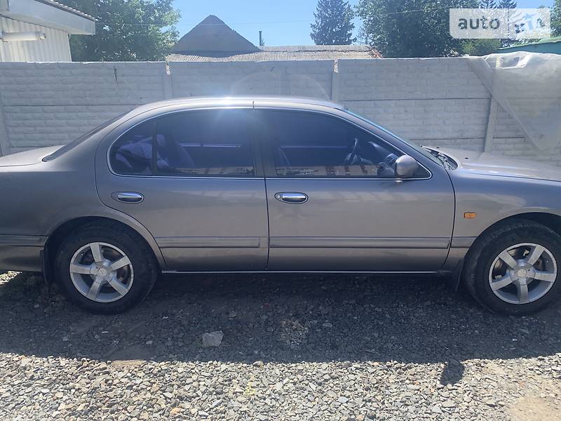 Седан Nissan Maxima 1997 в Харкові