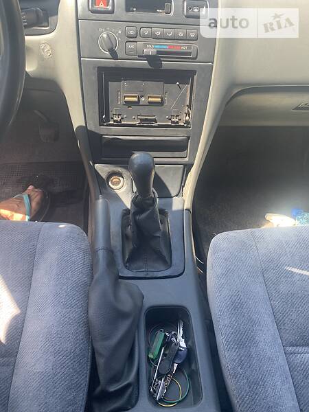 Седан Nissan Maxima 1997 в Харкові