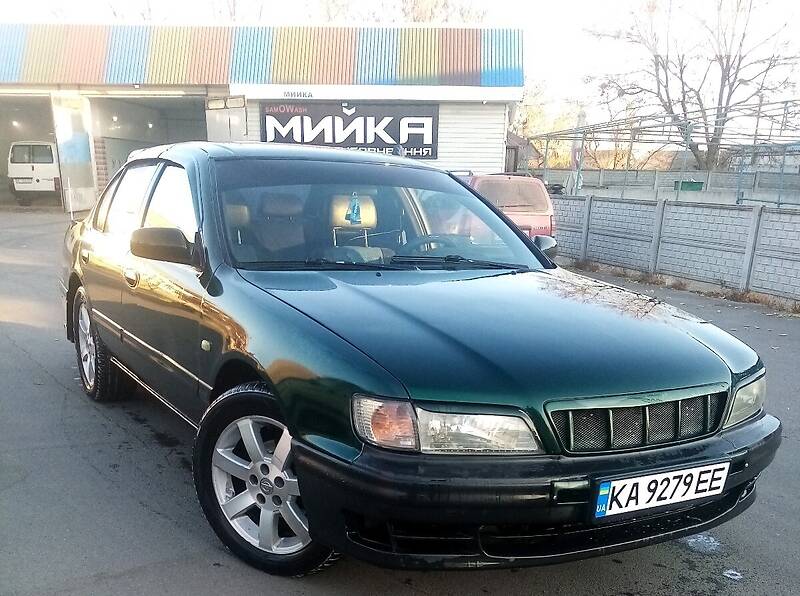 Седан Nissan Maxima 1999 в Василькові