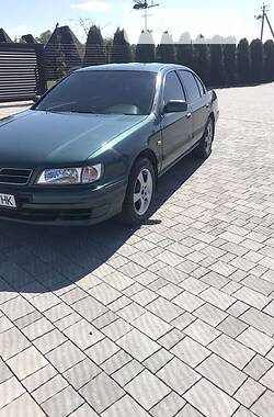 Седан Nissan Maxima 1995 в Стрые