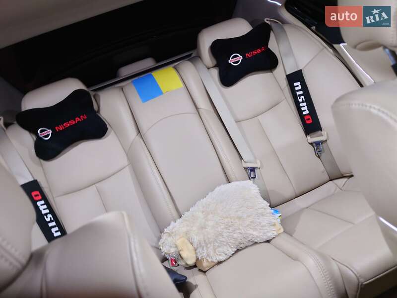 Седан Nissan Maxima 2014 в Полтаві