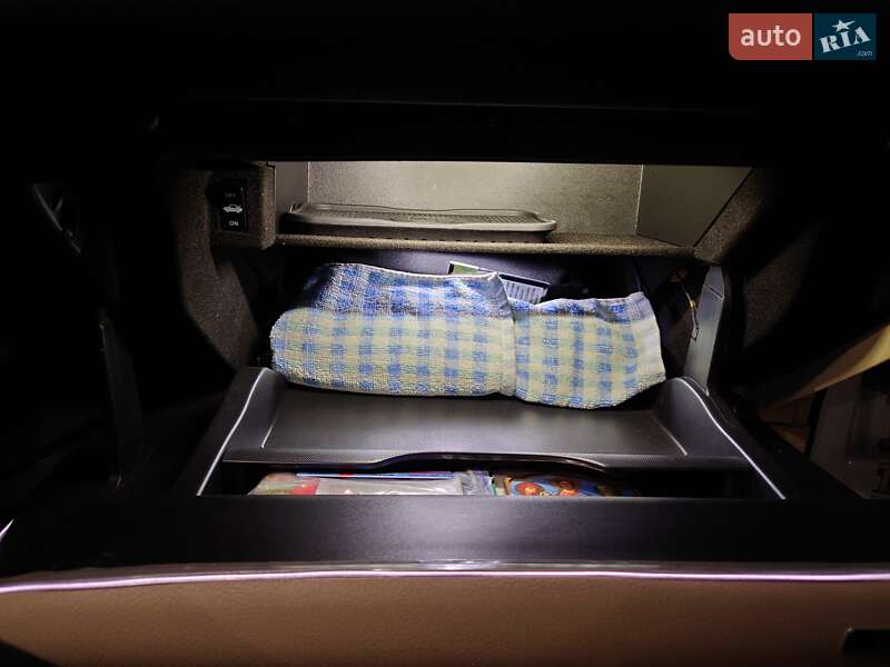 Седан Nissan Maxima 2014 в Полтаві