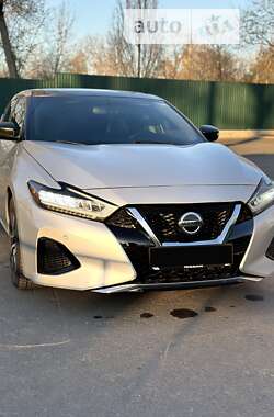 Седан Nissan Maxima 2019 в Хмельницькому