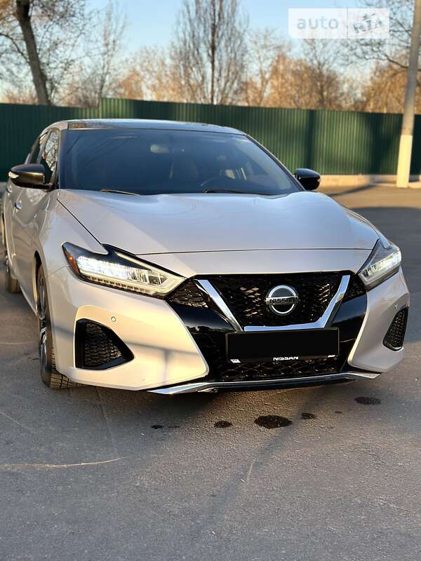 Седан Nissan Maxima 2019 в Хмельницком