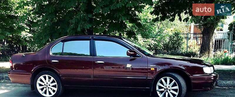 Седан Nissan Maxima 1999 в Вознесенске