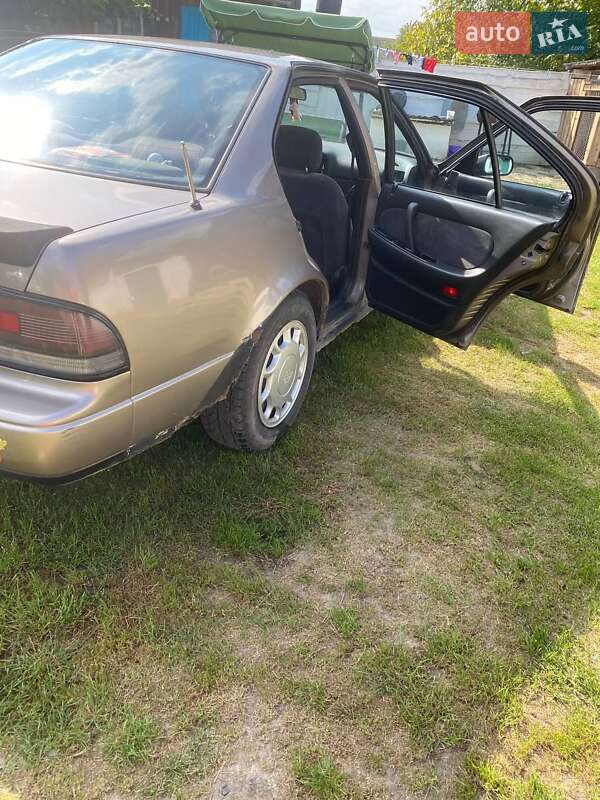 Седан Nissan Maxima 1992 в Луцьку
