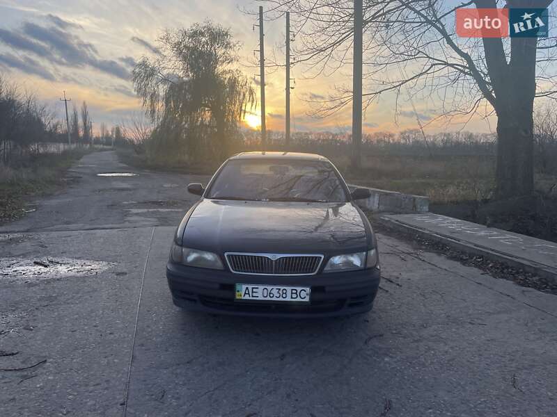 Седан Nissan Maxima 1997 в Дніпрі