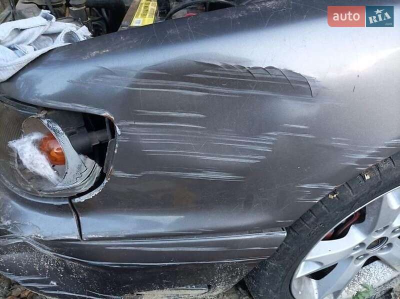 Седан Nissan Maxima 1997 в Запоріжжі