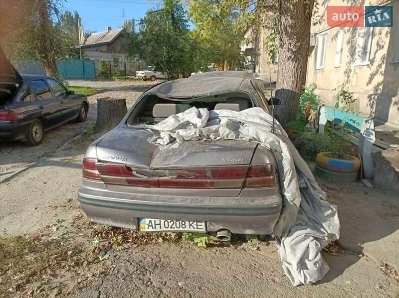 Седан Nissan Maxima 1997 в Запоріжжі