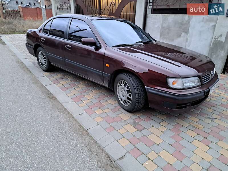 Седан Nissan Maxima 1998 в Одессе