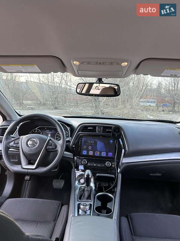Седан Nissan Maxima 2016 в Днепре