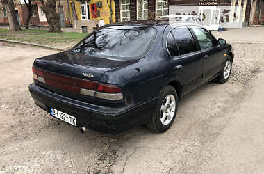 Седан Nissan Maxima 1996 в Кривом Роге