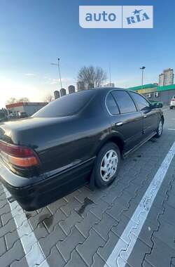 Седан Nissan Maxima 1995 в Києві