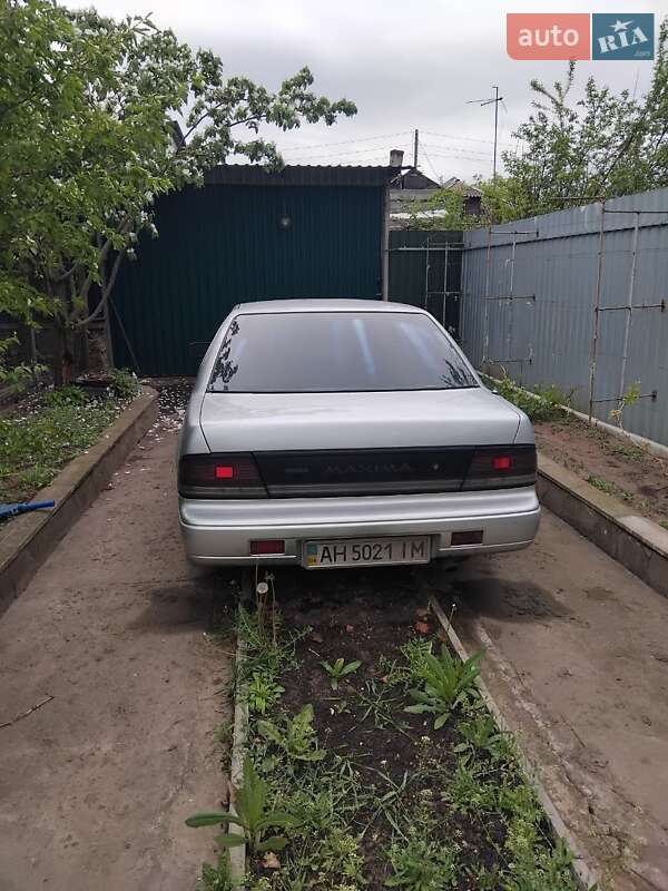 Седан Nissan Maxima 1991 в Слов'янську