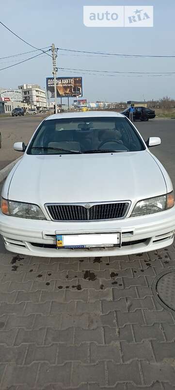 Седан Nissan Maxima 1998 в Одесі