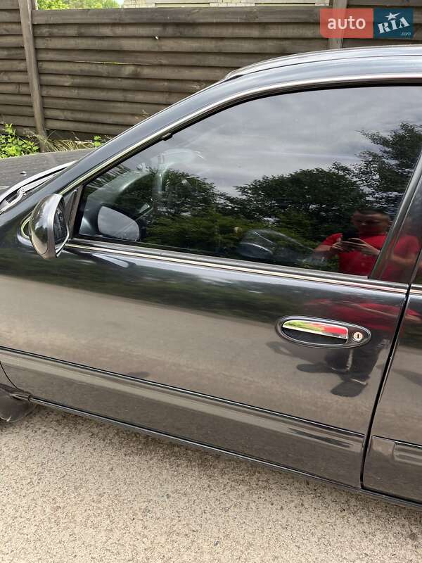 Седан Nissan Maxima 2000 в Сарнах