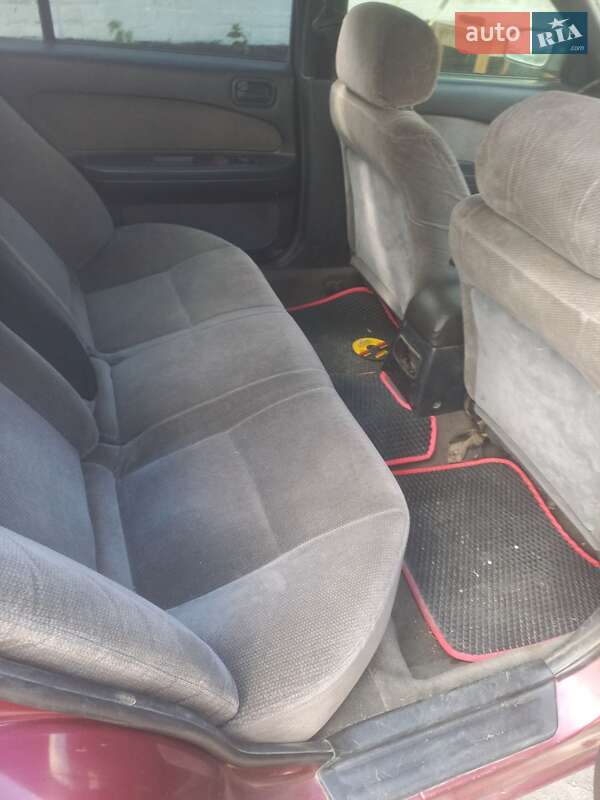 Седан Nissan Maxima 1995 в Помошной фото 4 Седан Nissan Maxima 1995 в Помошной