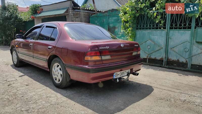 Седан Nissan Maxima 1996 в Одессе