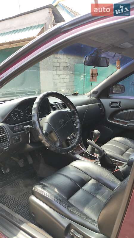 Седан Nissan Maxima 1996 в Одессе